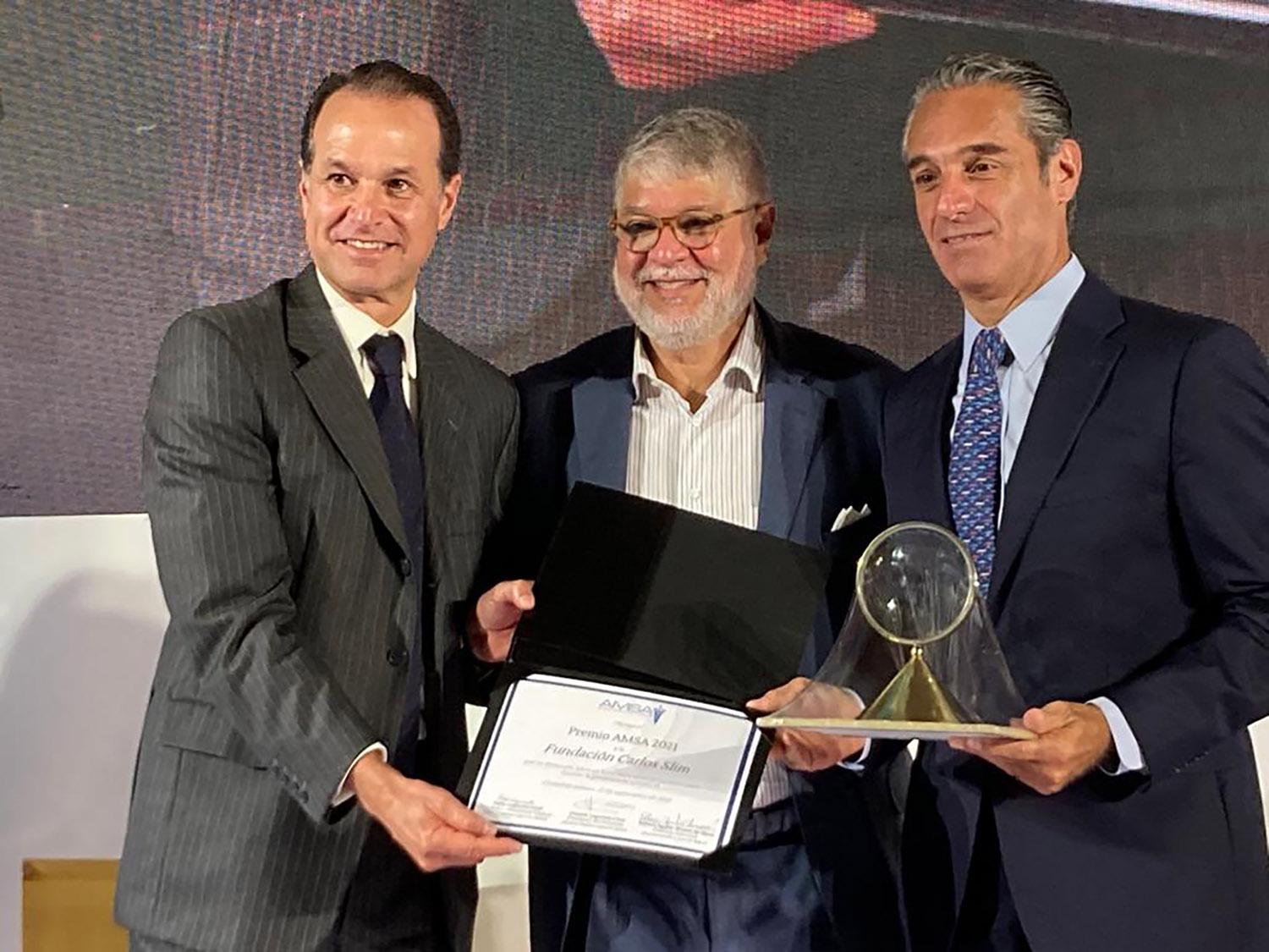 Fundación Carlos Slim Recibe El Premio De La Alianza Médica Para La Salud Amsa Por Su Gran 2967